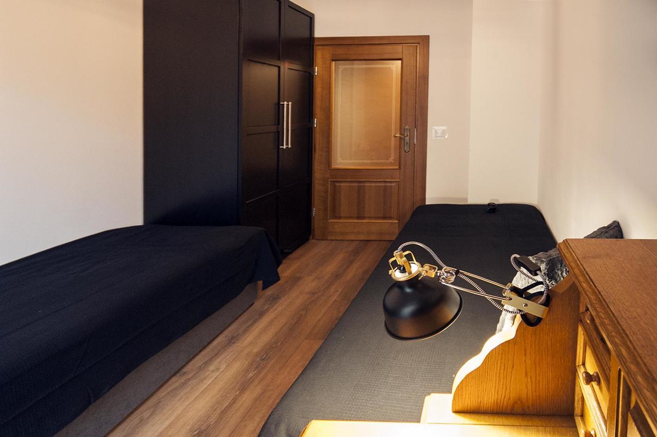 Very Berry - Orzeszkowej 10 - MTP Apartment, parking, balcony, check in 24h Poznań Buitenkant foto